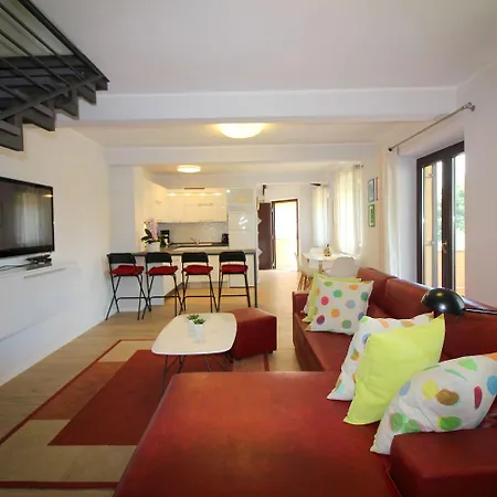 Charmantes Nur 700 Meter Zum Mit Garten, Waschmaschine, Wifi Apartman Poreč
