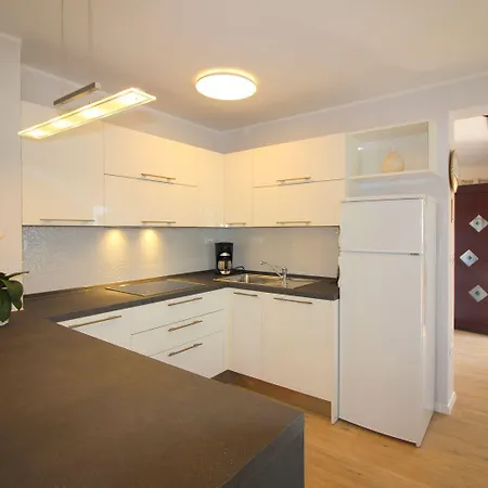 Charmantes Nur 700 Meter Zum Mit Garten, Waschmaschine, Wifi Apartman *